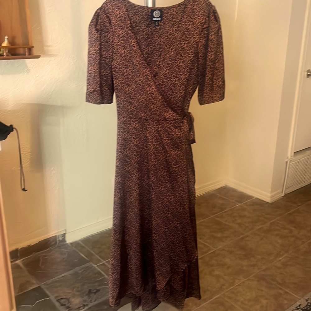 Wrap mid print dress